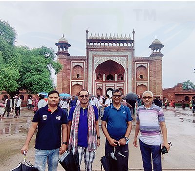 Agra Visit with Patient from Bangladesh After Successful Health Checkup In Delhi